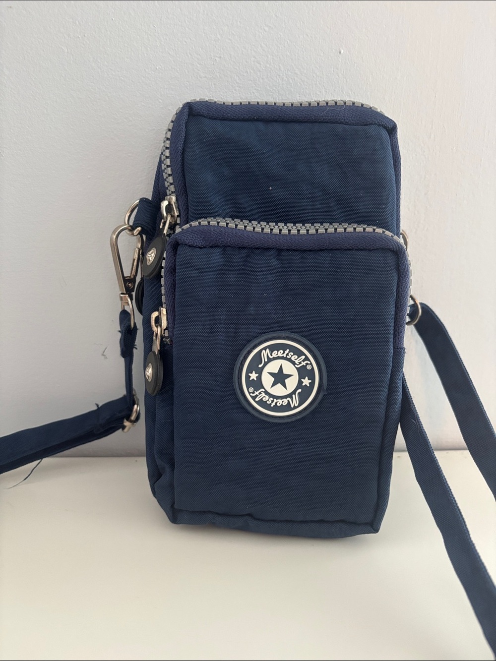 Meetself Navy Crossbody Phone Bag with Pockets
